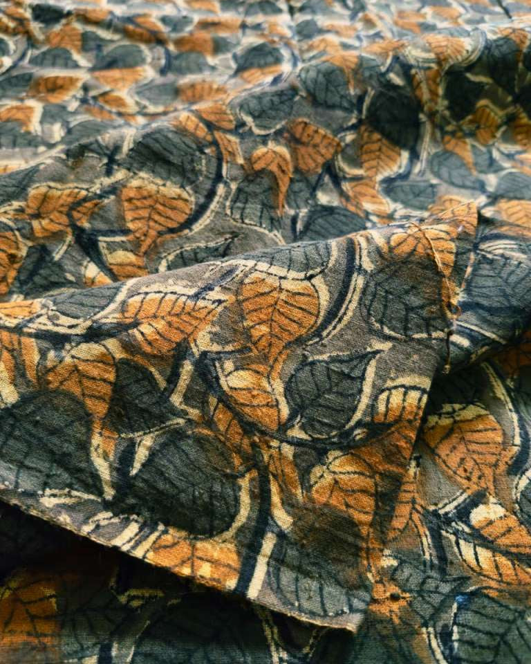 KALAMKARI : DARK MEHNDI GREEN : ORANGE: