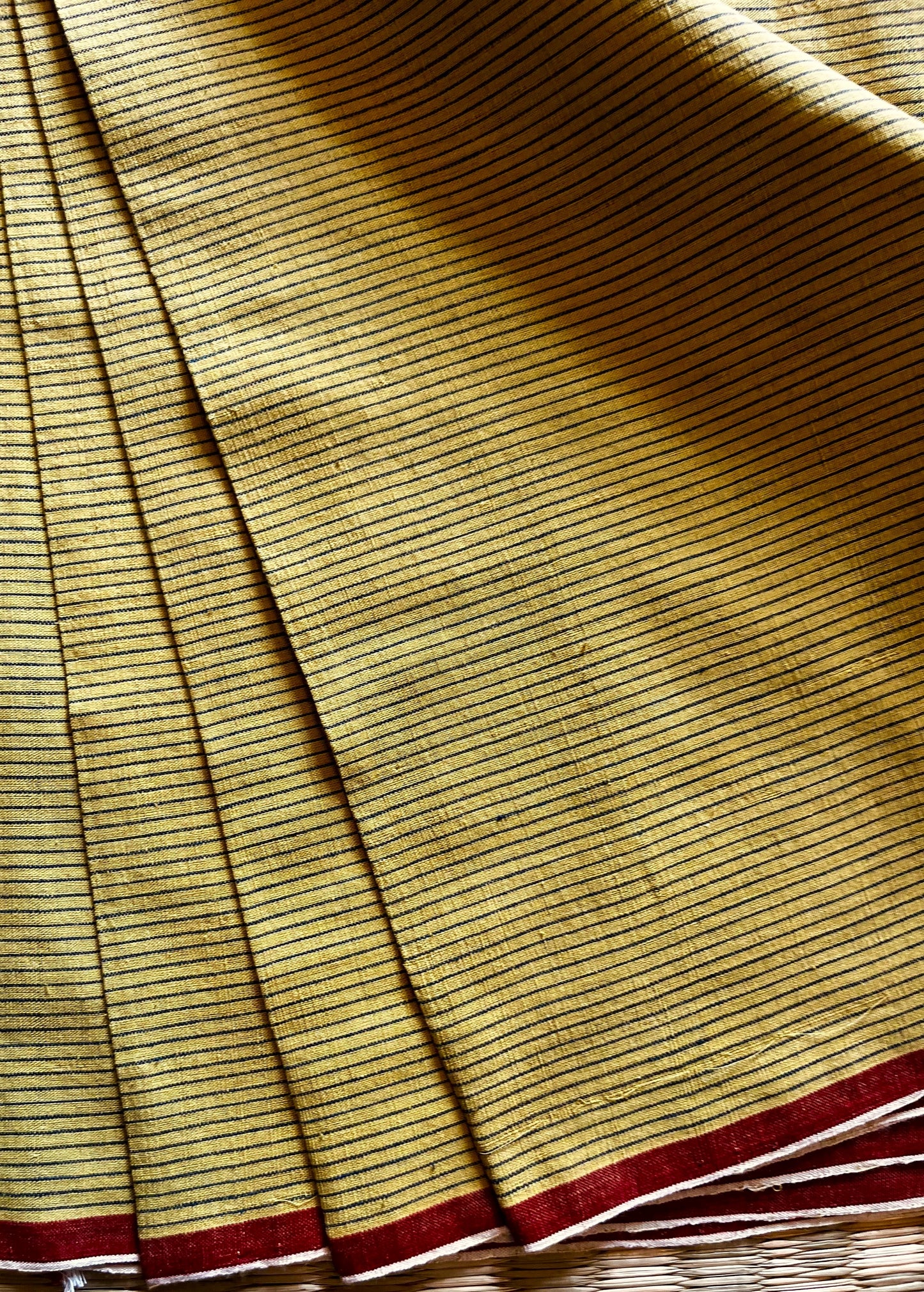 GEOMETRIC FABRIC : ANAR YELLOW : INDIGO