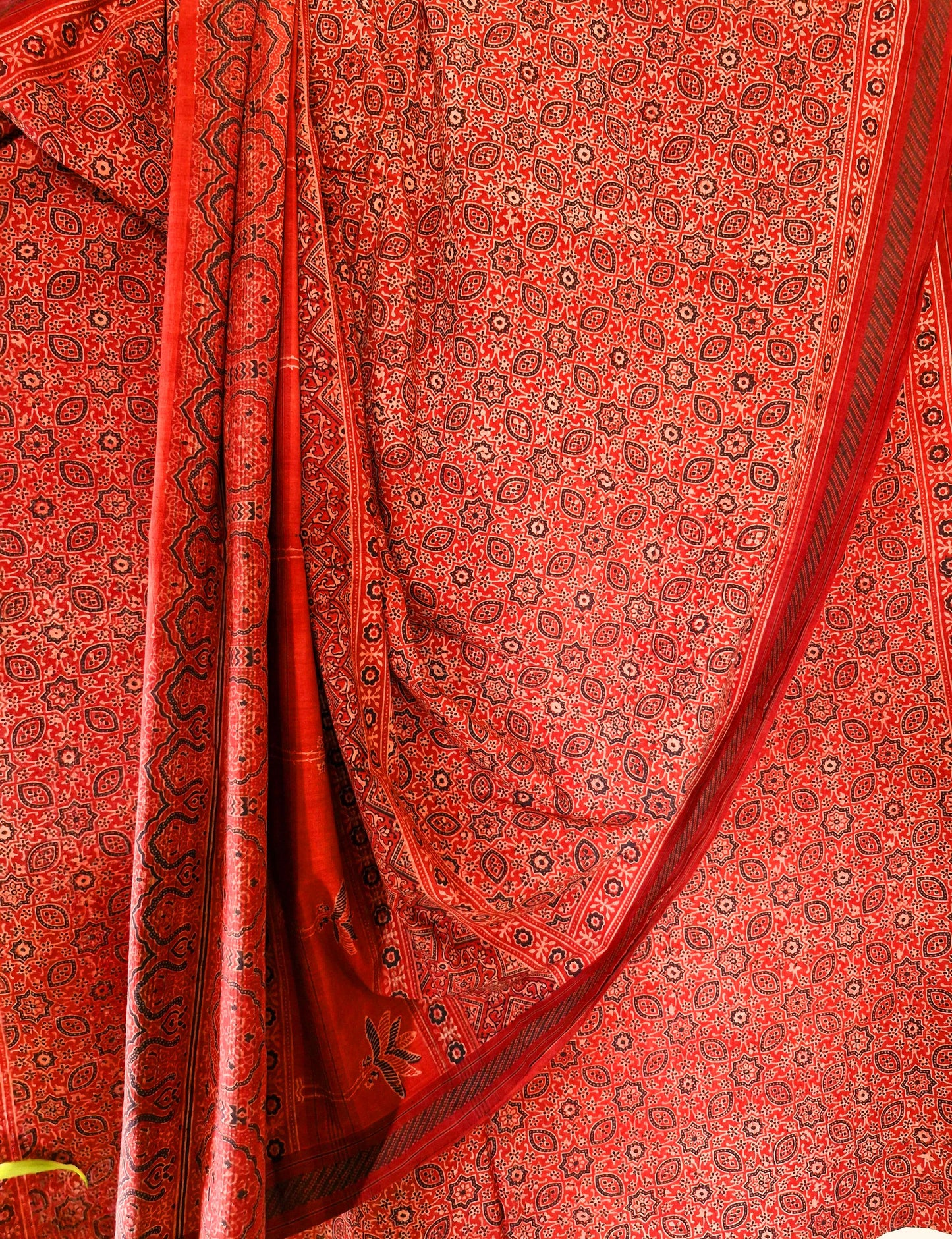 AJRAKH SAREE : ALIZARIN RED : BLACK