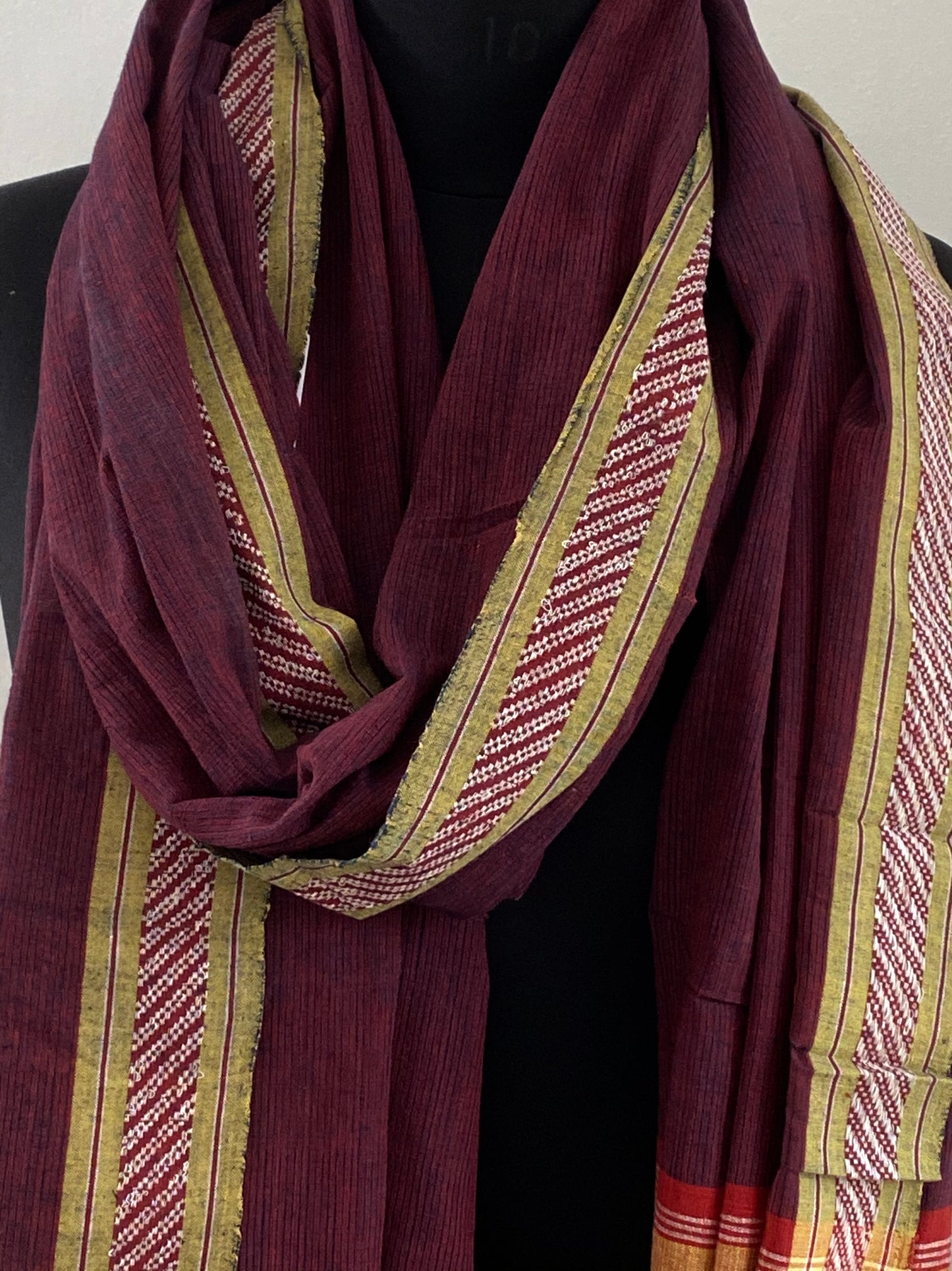 LIGHTWEIGHT CROSS COLOUR DUPATTA : ALIZARIN RED : DARK INDIGO