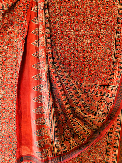 AJRAKH SAREE : ALIZARIN RED : BLACK