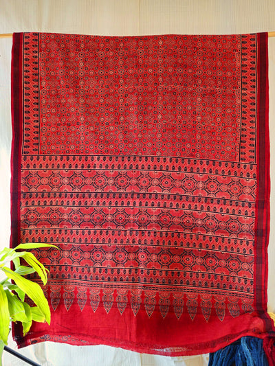 AJRAKH SAREE : ALIZARIN RED : BLACK