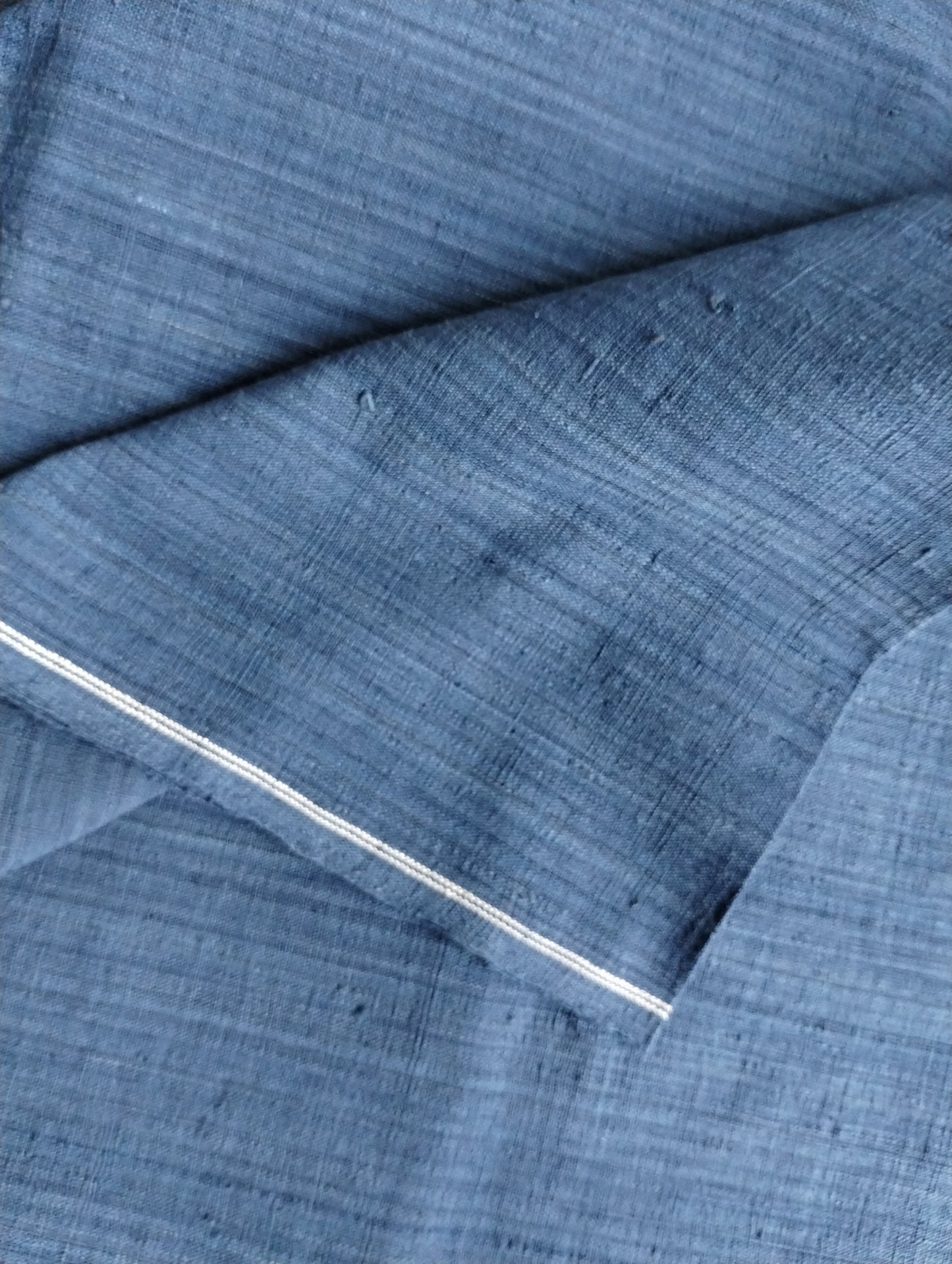 ORGANIC GEOMETRIC FABRIC : INDIGO BLUE DENT